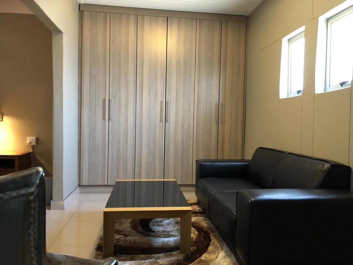 City Lodge Etosha Omuthiya Экстерьер фото