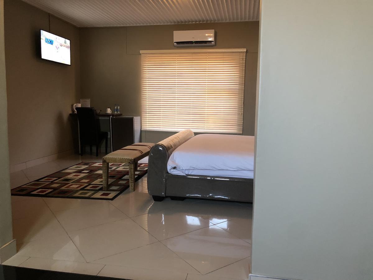 City Lodge Etosha Omuthiya Экстерьер фото