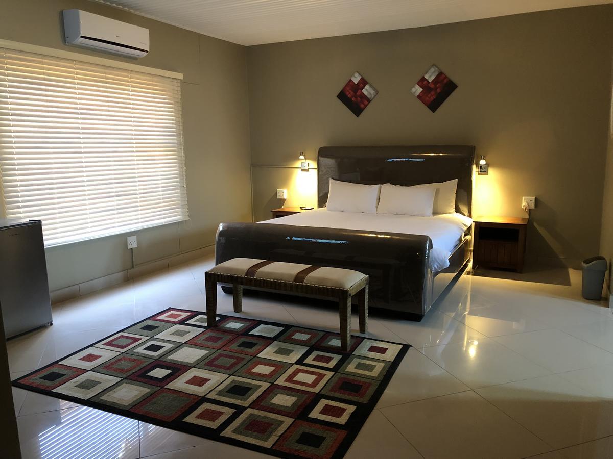 City Lodge Etosha Omuthiya Экстерьер фото