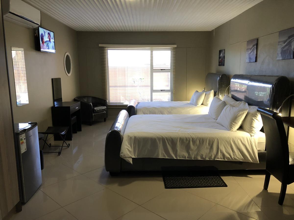 City Lodge Etosha Omuthiya Экстерьер фото
