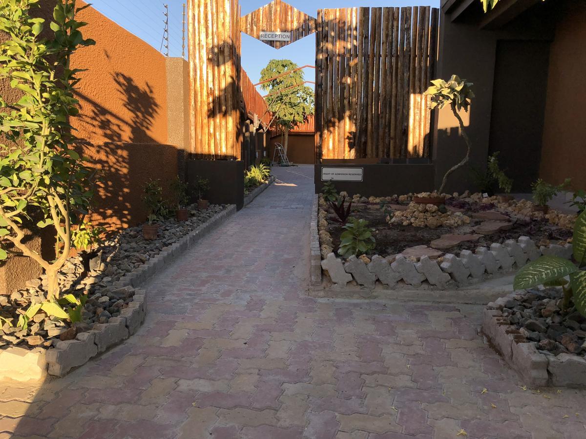 City Lodge Etosha Omuthiya Экстерьер фото